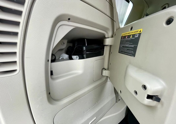 Chrysler Pacifica cena 139900 przebieg: 120000, rok produkcji 2020 z Krosno małe 704